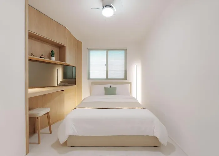 New Renovated, 홍대역6분, 방3침대4, 완벽한 청소! 빌라