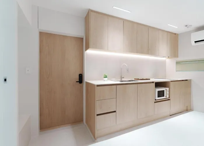 New Renovated, 홍대역6분, 방3침대4, 완벽한 청소! 서울특별시