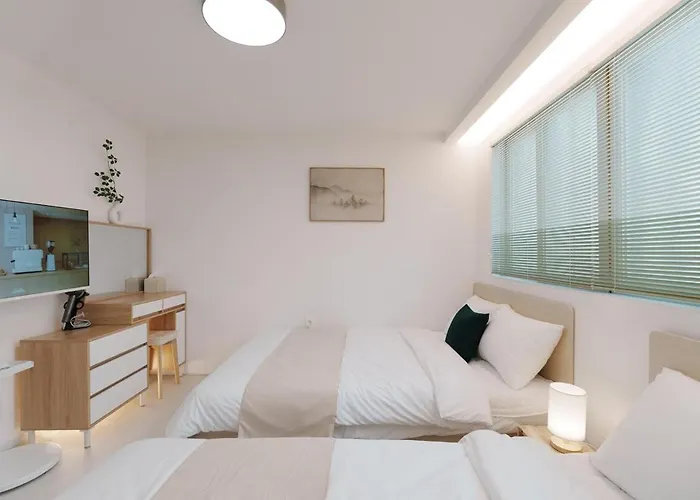 빌라 New Renovated, 홍대역6분, 방3침대4, 완벽한 청소! *