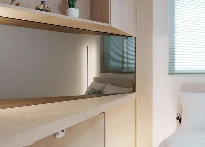 New Renovated, 홍대역6분, 방3침대4, 완벽한 청소! * 서울특별시