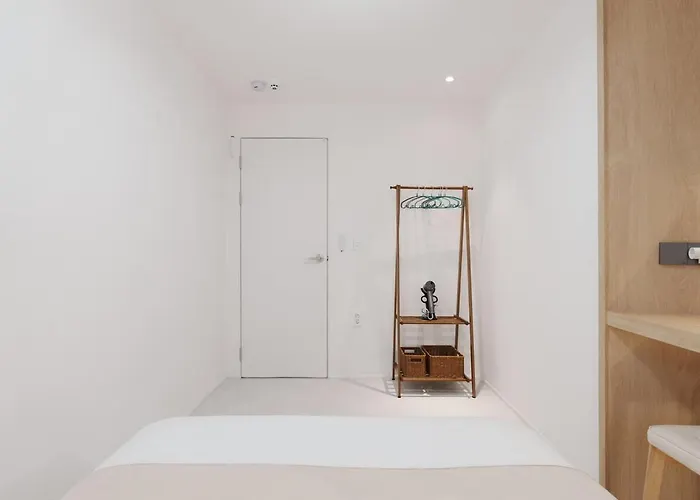 New Renovated, 홍대역6분, 방3침대4, 완벽한 청소! 빌라 서울특별시