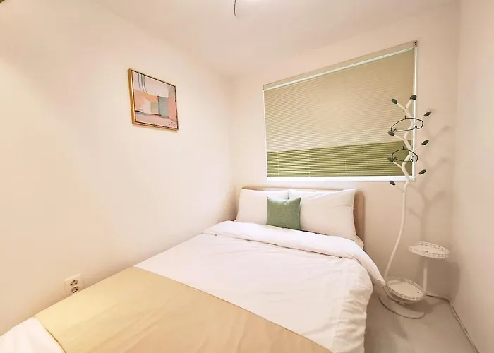 빌라 New Renovated, 홍대역6분, 방3침대4, 완벽한 청소!