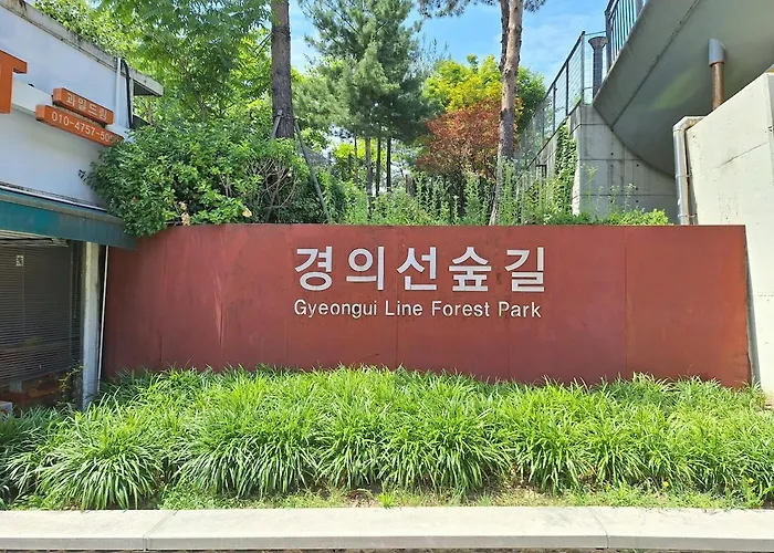 빌라 New Renovated, 홍대역6분, 방3침대4, 완벽한 청소! 서울특별시