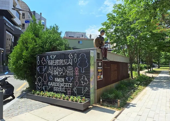 빌라 New Renovated, 홍대역6분, 방3침대4, 완벽한 청소! *